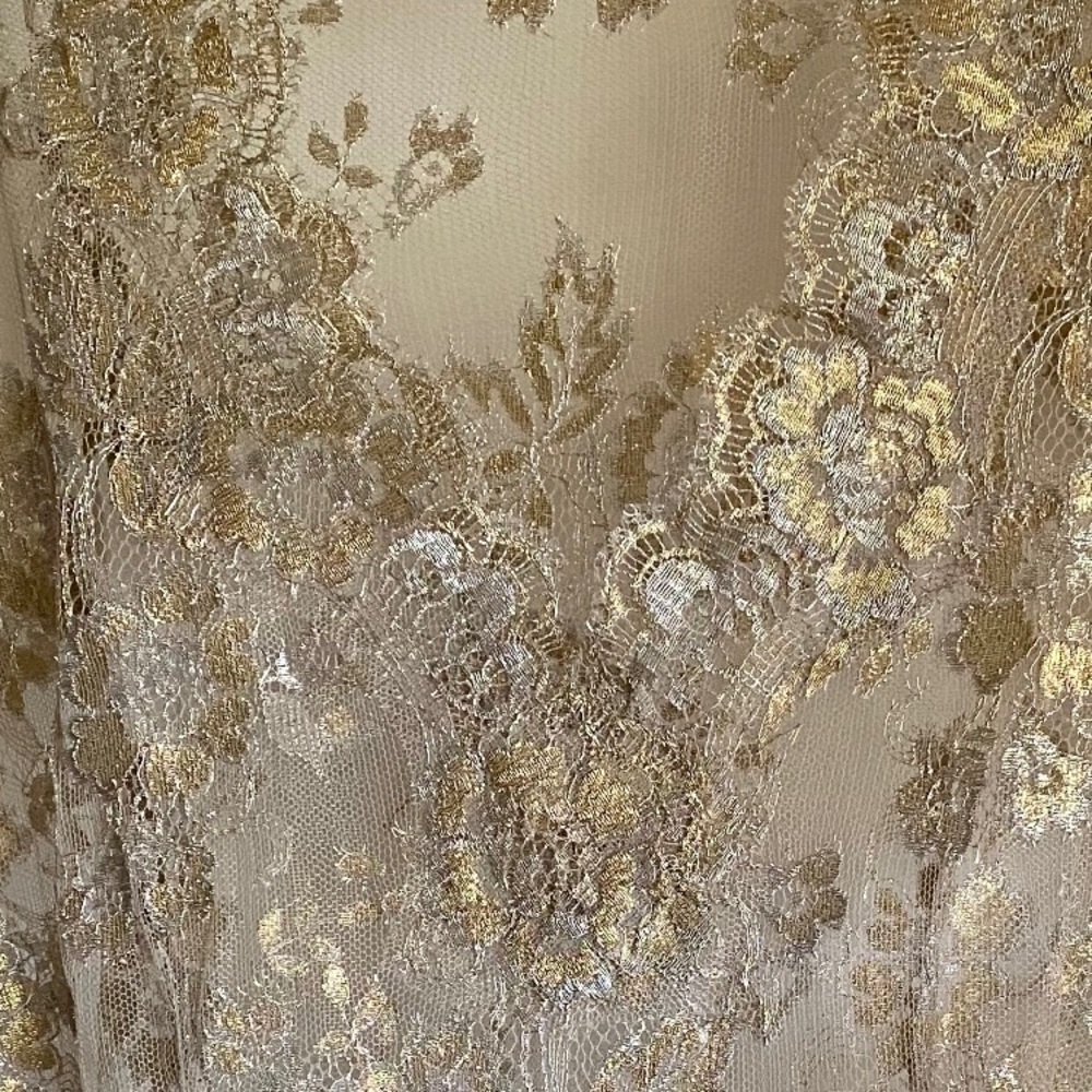 St John Couture elegant evening lace top with skirt. Size 8